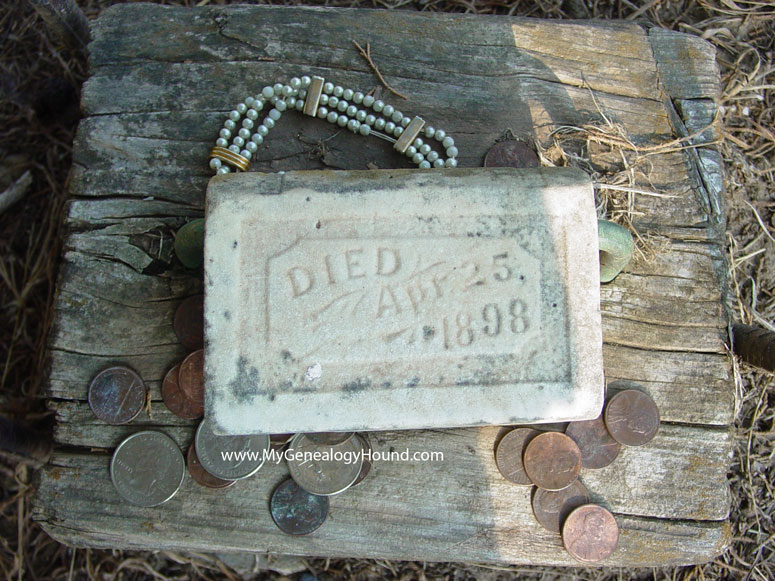 The backside of the Linnie Crouch tombstone showing the death date of April 25, 1898.
